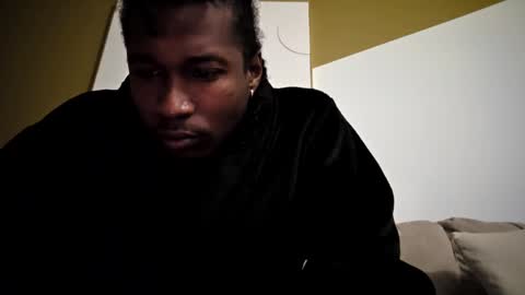 Snapshot of kenm1989 chatting on November 14, 2025, 10:03 am kenm1989 online show from November 14, 2025, 10:03 am