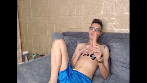 kenn_boy_ online show from January 21, 2025, 8:54 pm