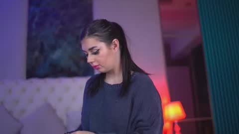 Kendra online show from November 9, 2025, 3:21 pm