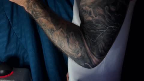 Snapshot of kennerfox77 chatting on January 7, 2025, 1:28 am Kennfox777 online show from January 7, 2025, 1:28 am