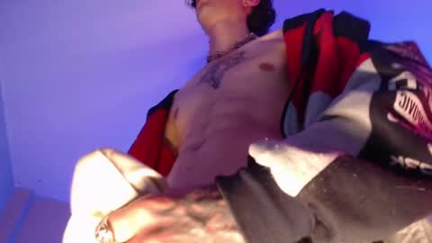 Snapshot of kenny__hot chatting on February 14, 2025, 9:32 pm kenny online show from February 14, 2025, 9:32 pm