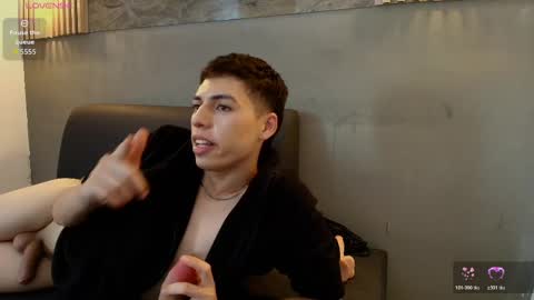 kenny_hank online show from June 5, 2026, 6:52 am
