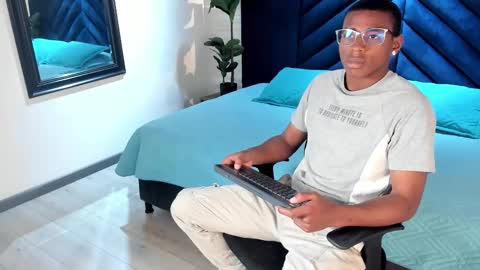 Kenny Thompson online show from February 21, 2026, 9:16 pm