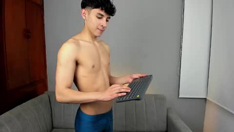 Snapshot of kens_boys chatting on March 5, 2025, 5:07 am Jeronimo y Felipe online show from March 5, 2025, 5:07 am