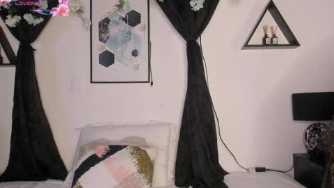 KENTHA  online show from March 21, 2026, 10:09 am