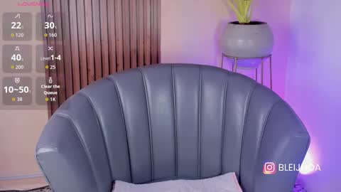 Snapshot of kenykitty chatting on October 20, 2025, 6:03 am Keny Kitty  Onlyfans Kenayfoxx online show from October 20, 2025, 6:03 am