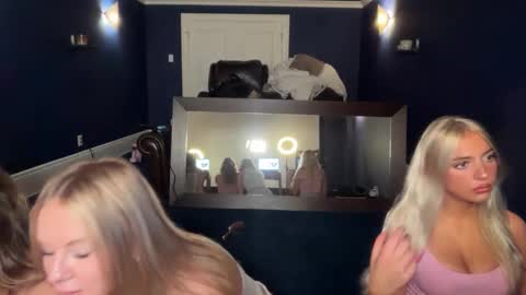 Snapshot of kenziesmithh chatting on October 8, 2025, 6:27 pm kenziesmithh online show from October 8, 2025, 6:27 pm