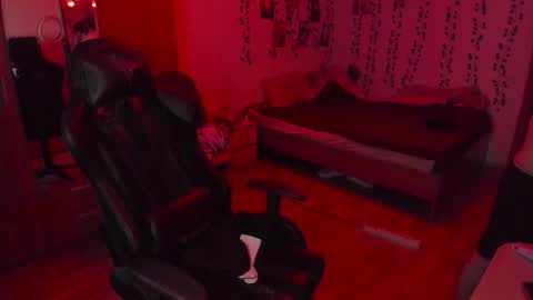 Looking for a moderator I PVT IS OPEN online show from December 19, 2025, 11:06 am