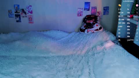 keqing_ online show from December 13, 2024, 9:13 am