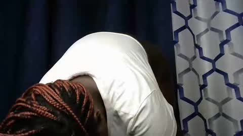 kering_lovly online show from October 24, 2025, 8:16 pm