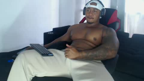 Snapshot of kerlinn2711 chatting on February 27, 2025, 8:42 pm dany wolf002 online show from February 27, 2025, 8:42 pm