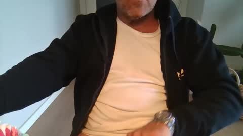 Snapshot of kermitgp3 chatting on May 2, 2026, 3:17 pm Anton online show from May 2, 2026, 3:17 pm