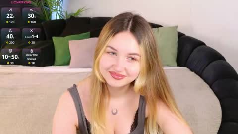 Snapshot of kerry_mell chatting on May 2, 2026, 12:32 pm kerry_mell online show from May 2, 2026, 12:32 pm