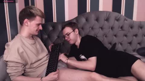 Snapshot of kerry_niki chatting on March 2, 2025, 6:27 am kerry_niki online show from March 2, 2025, 6:27 am