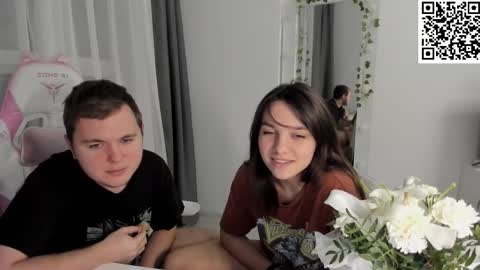 kesh_mne online show from December 13, 2025, 7:42 pm