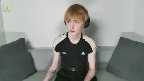 Snapshot of kessy_white chatting on June 12, 2026, 8:41 pm Kessy online show from June 12, 2026, 8:41 pm
