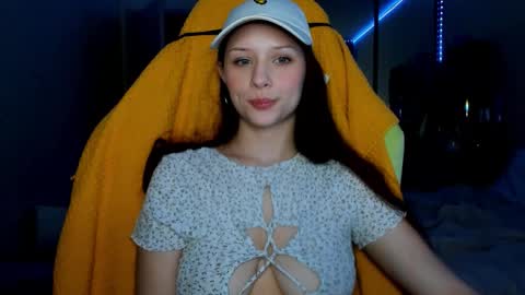 Snapshot of ketlinrous chatting on February 3, 2026, 2:44 pm ketlinrous online show from February 3, 2026, 2:44 pm
