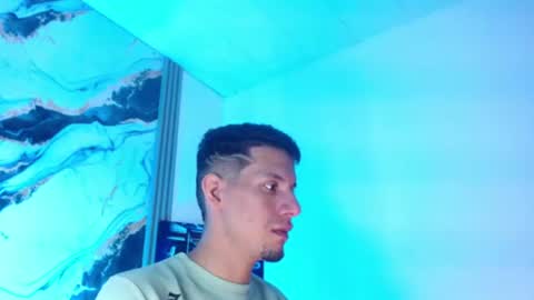 Snapshot of kevin__max_ chatting on August 3, 2026, 7:06 pm Kev online show from August 3, 2026, 7:06 pm