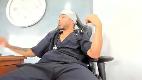 Snapshot of kevin_bronx chatting on October 7, 2025, 5:10 pm Kevin online show from October 7, 2025, 5:10 pm