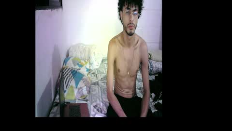 Snapshot of kevvluna05 chatting on March 10, 2025, 3:34 am kevvluna05 online show from March 10, 2025, 3:34 am