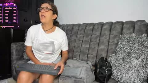 Keila Milf online show from September 25, 2025, 2:59 am