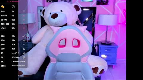 Keyla noa online show from December 15, 2025, 7:18 pm