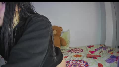 Keyla online show from October 26, 2025, 12:22 pm