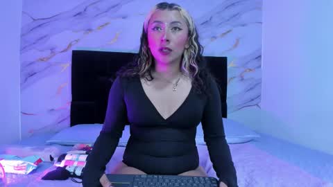 Snapshot of khaleesi_j chatting on November 5, 2025, 4:01 am khaleesi_j online show from November 5, 2025, 4:01 am