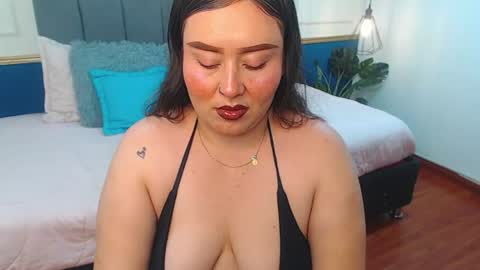 Snapshot of khalia_ chatting on July 18, 2026, 7:50 pm K H A I L A online show from July 18, 2026, 7:50 pm