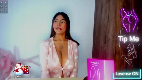 khate_smith online show from October 25, 2025, 1:40 pm