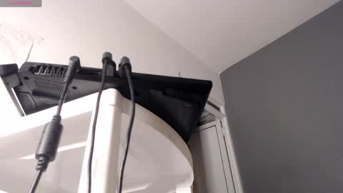 khloe33 online show from April 6, 2026, 4:46 am