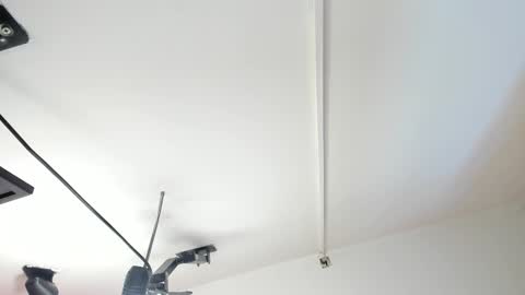 Khloe online show from December 1, 2025, 12:43 pm