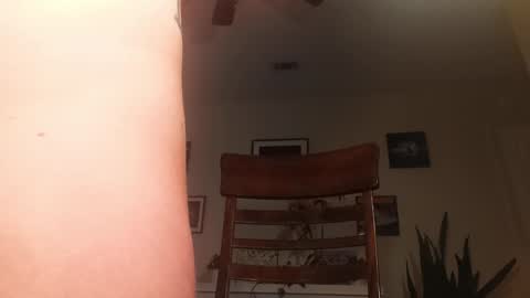 Khloe online show from November 26, 2025, 12:33 am