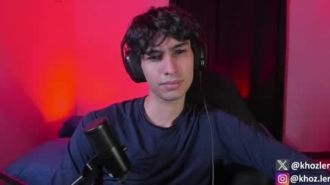 khozler_ online show from October 29, 2025, 2:36 am