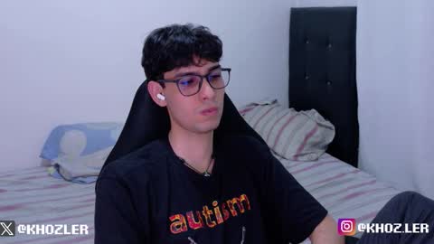 khozler_ online show from March 13, 2026, 2:29 am