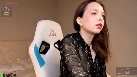 Ellie online show from May 17, 2026, 2:42 am