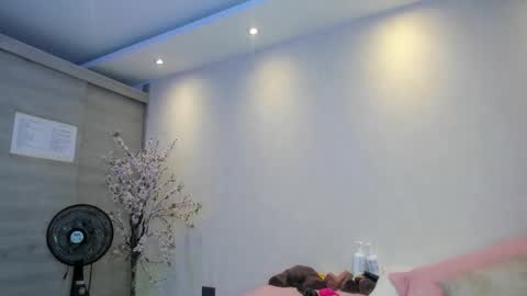    N         M online show from October 17, 2025, 11:35 am