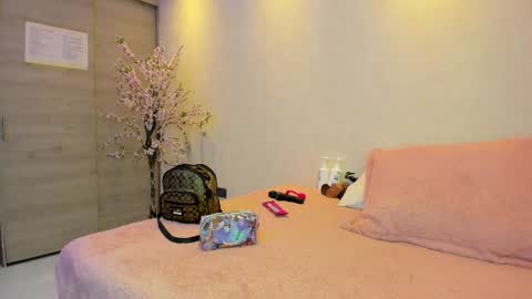    N         M online show from October 18, 2025, 11:33 am