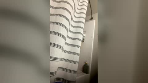 kiannaluv online show from March 6, 2026, 2:24 pm