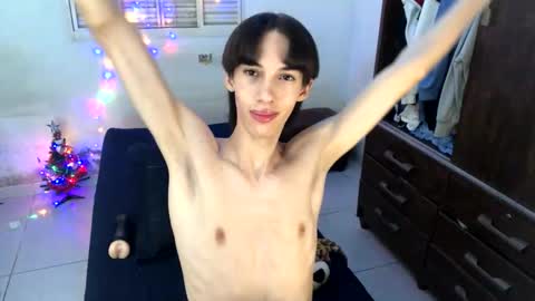 Snapshot of kiantwink chatting on December 28, 2024, 9:51 pm kiantwink online show from December 28, 2024, 9:51 pm