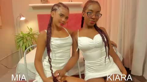 Snapshot of kiara_curls chatting on June 23, 2026, 11:41 am Kiara online show from June 23, 2026, 11:41 am