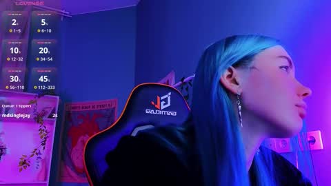 Kira online show from September 22, 2025, 8:55 pm