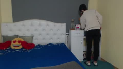 Kara online show from November 11, 2025, 7:36 pm