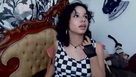 kiaralenon online show from March 3, 2025, 12:15 am