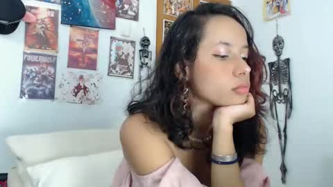 kiaralenon online show from November 30, 2025, 10:14 pm