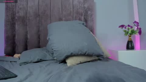 Snapshot of kiarasimons_ chatting on January 11, 2025, 8:43 pm Sara Palacios online show from January 11, 2025, 8:43 pm