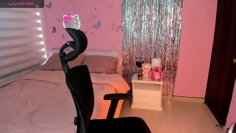 Snapshot of kiarielle chatting on April 14, 2026, 8:26 pm Kiarielle online show from April 14, 2026, 8:26 pm