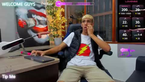 Kieran Derek online show from January 18, 2025, 7:37 pm