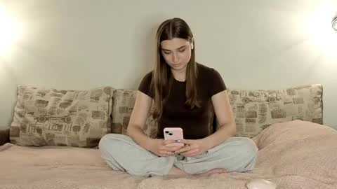 Ola my name is Lissa  Lets hit 10 Thumbs Up together   online show from May 31, 2026, 6:09 pm