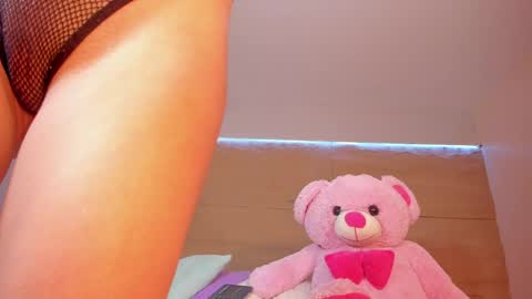 Snapshot of kiimcooper chatting on January 20, 2025, 9:56 am KIM COOPER online show from January 20, 2025, 9:56 am